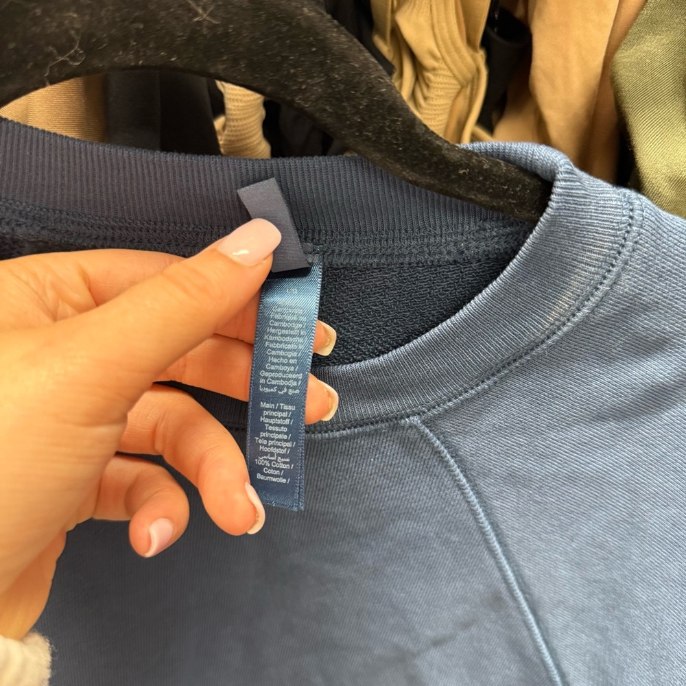 SKIMS sweatshirt t-shirt blue NWOT - Picture 6 of 8